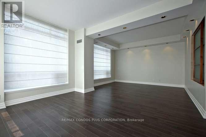#902W 500 QUEENS QUAY W. - 27