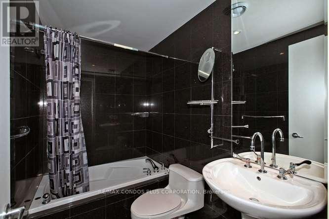 #902W 500 QUEENS QUAY W. - 39