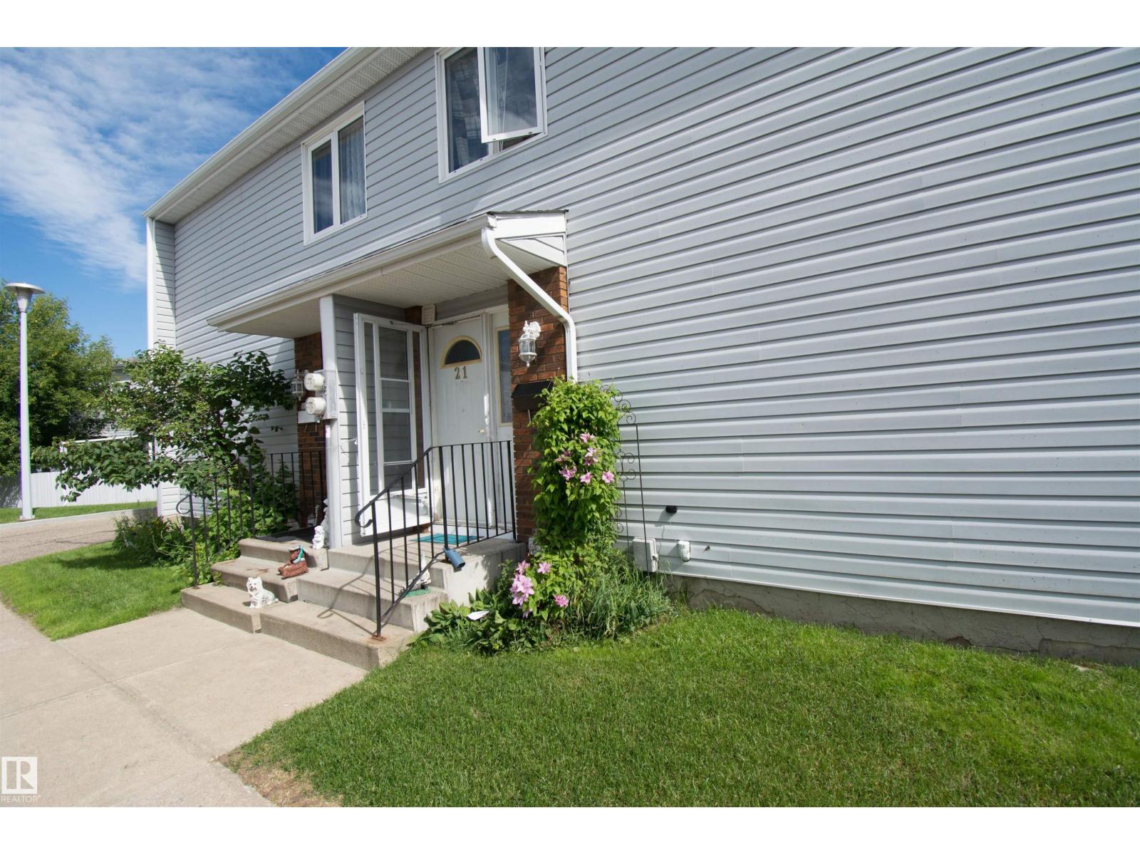 21 Amberly CO NW - 1