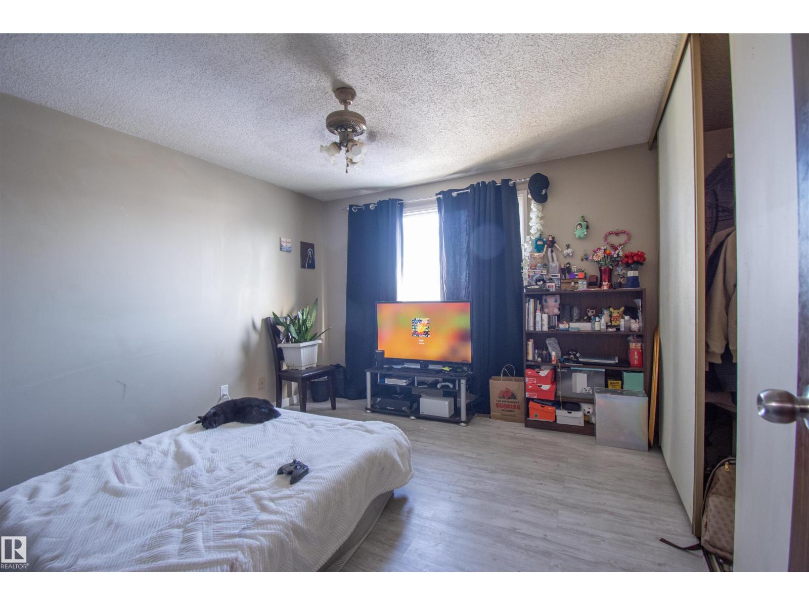 21 Amberly CO NW - 14