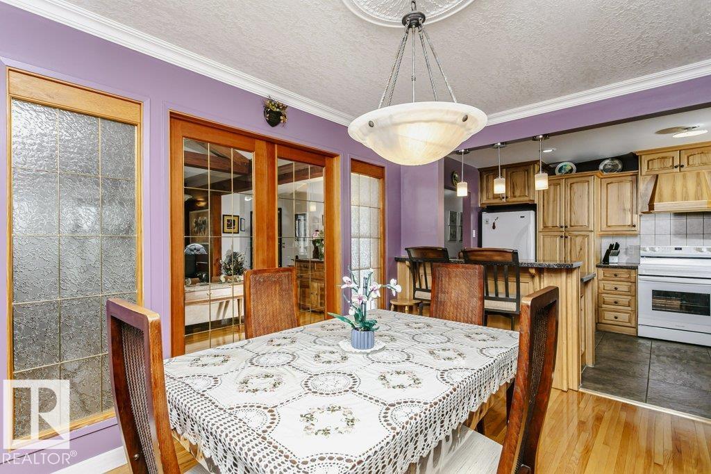 15634 81 AV NW - 16