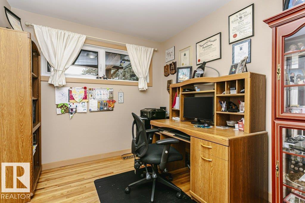 15634 81 AV NW - 20