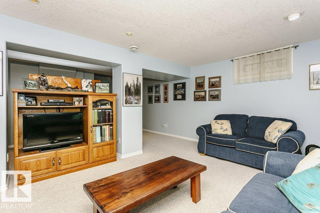 15634 81 AV NW - 23