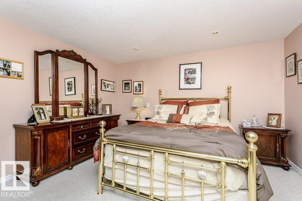15634 81 AV NW - 26