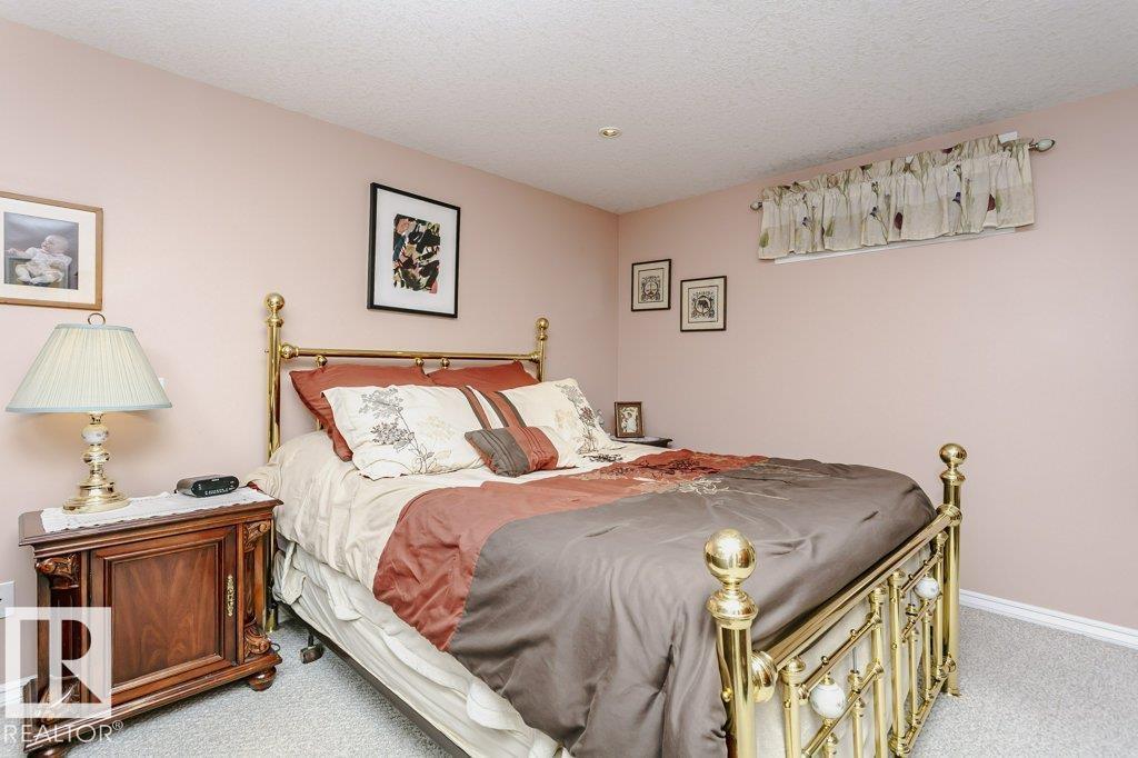 15634 81 AV NW - 27