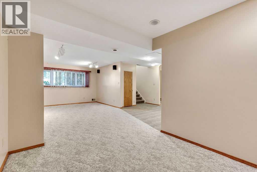 2415 Chicoutimi Drive NW — photo 19