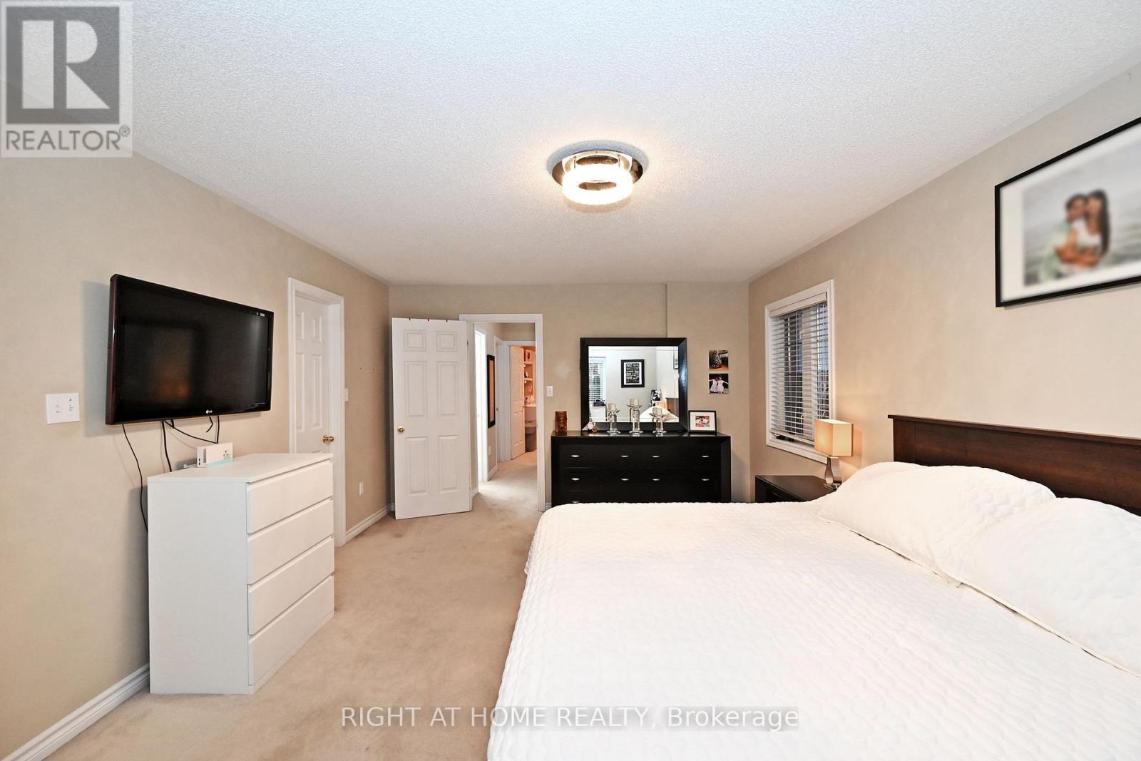 73 BLOOMGATE CRESCENT - 32