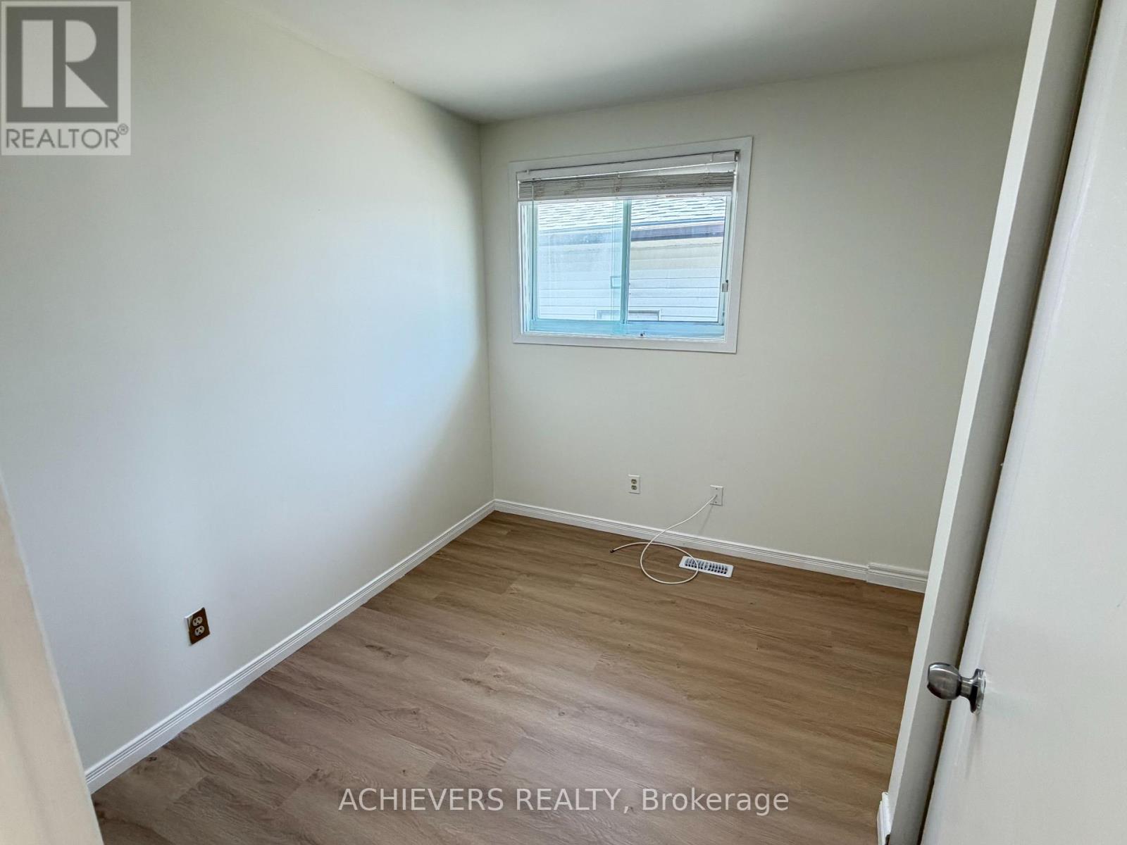 176 CULVER CRESCENT - 11