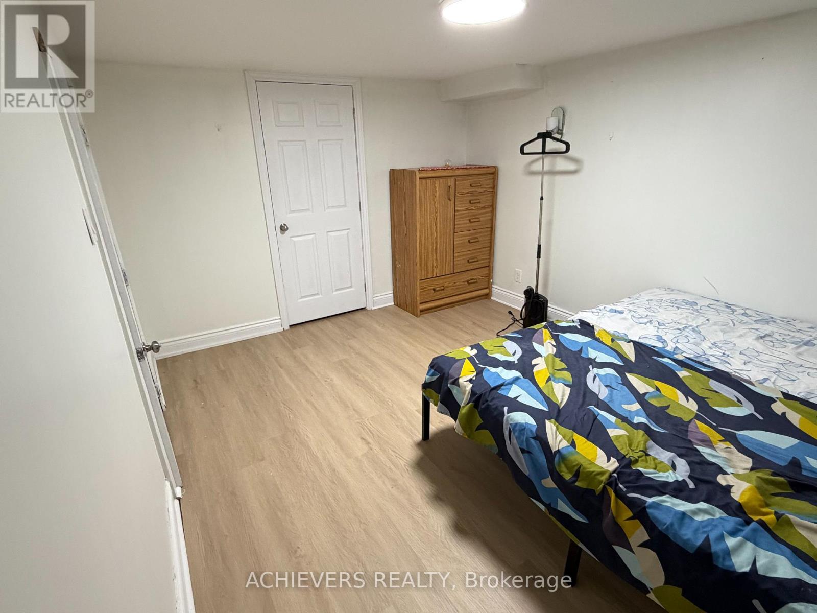 176 CULVER CRESCENT - 22