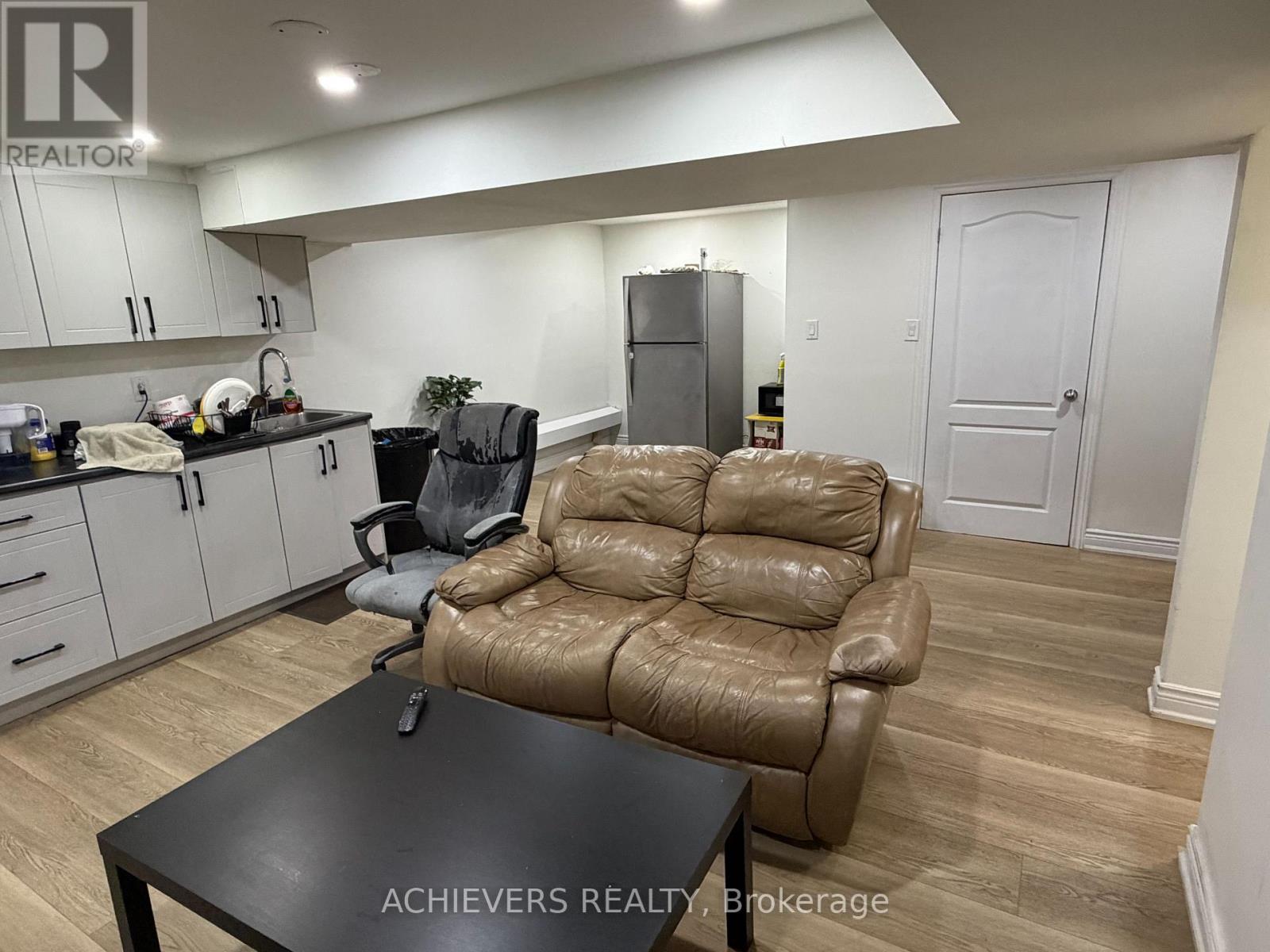 176 CULVER CRESCENT - 28