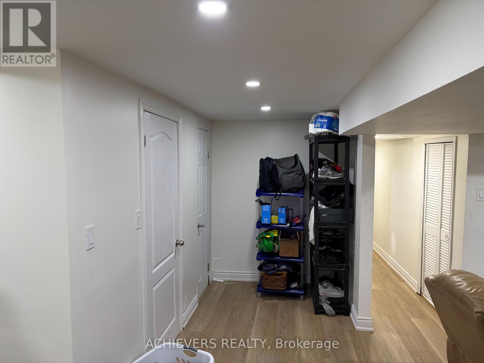 176 CULVER CRESCENT - 32