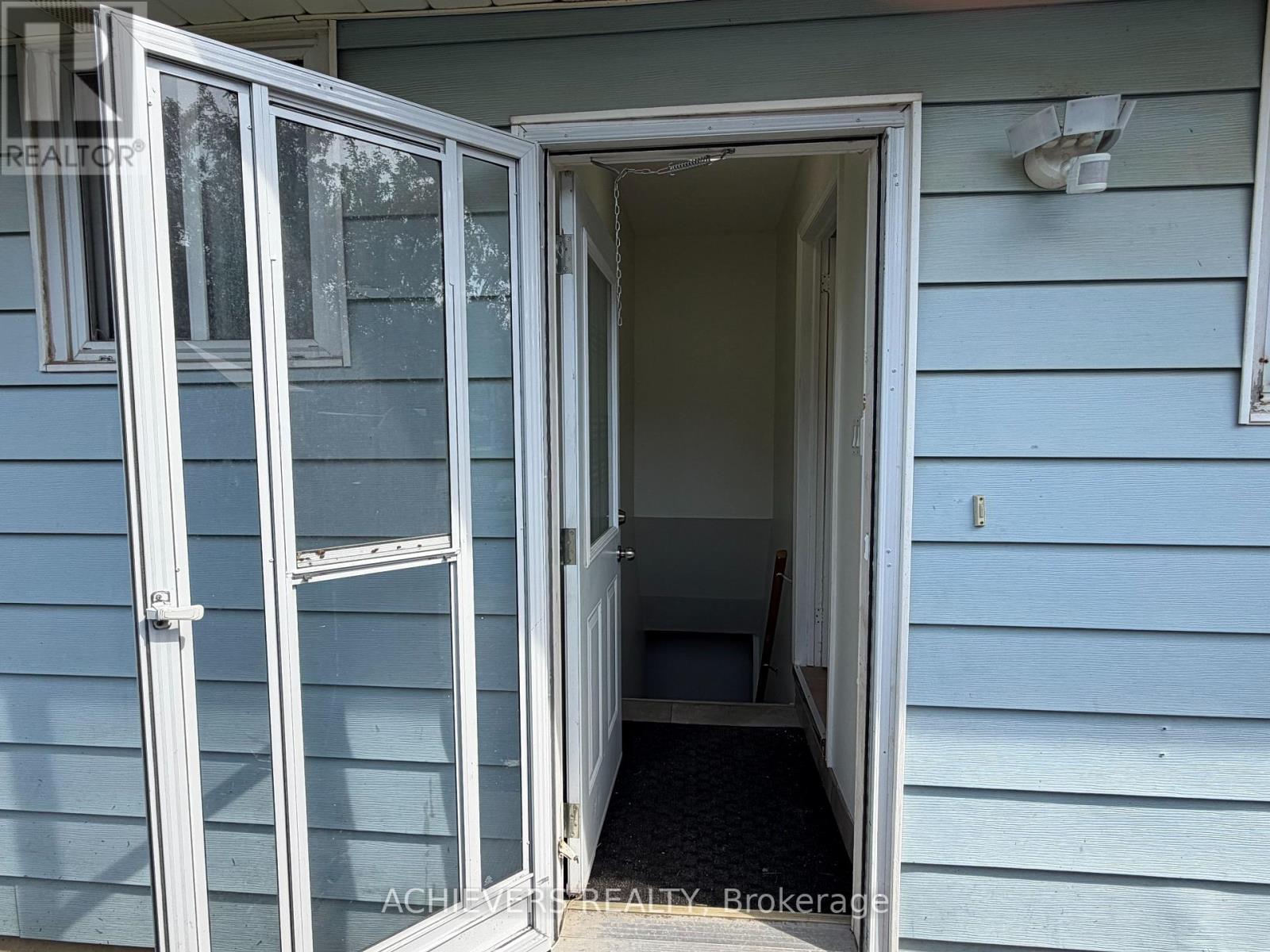 176 CULVER CRESCENT - 34