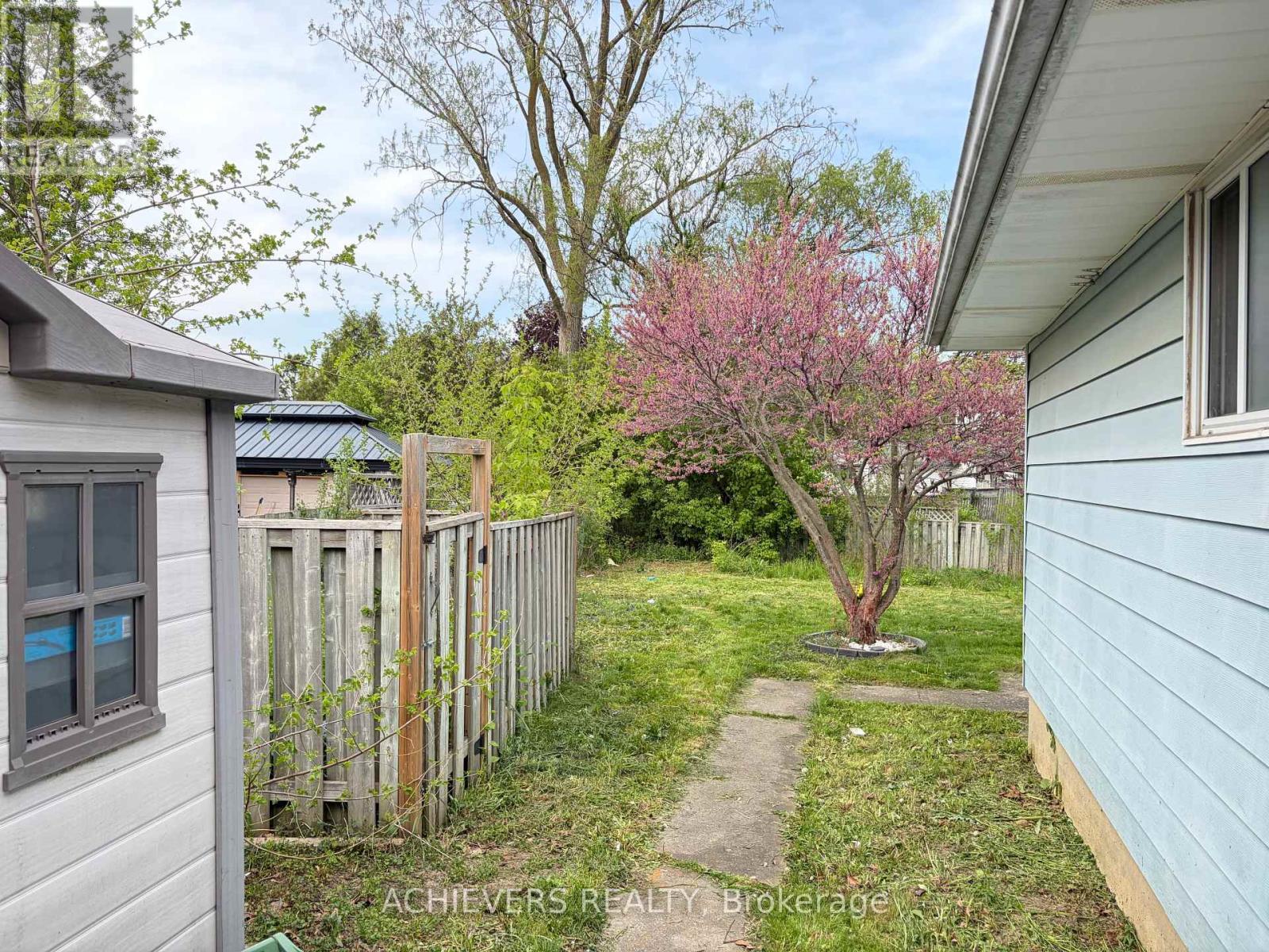 176 CULVER CRESCENT - 36