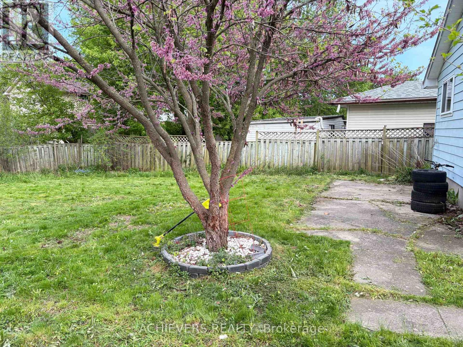 176 CULVER CRESCENT - 38