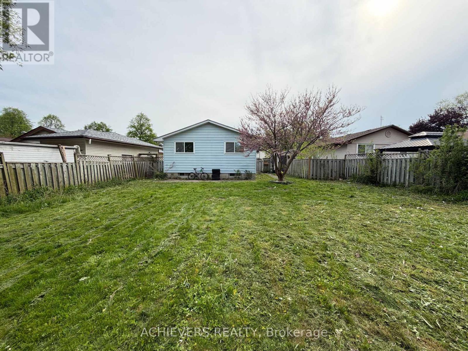 176 CULVER CRESCENT - 40