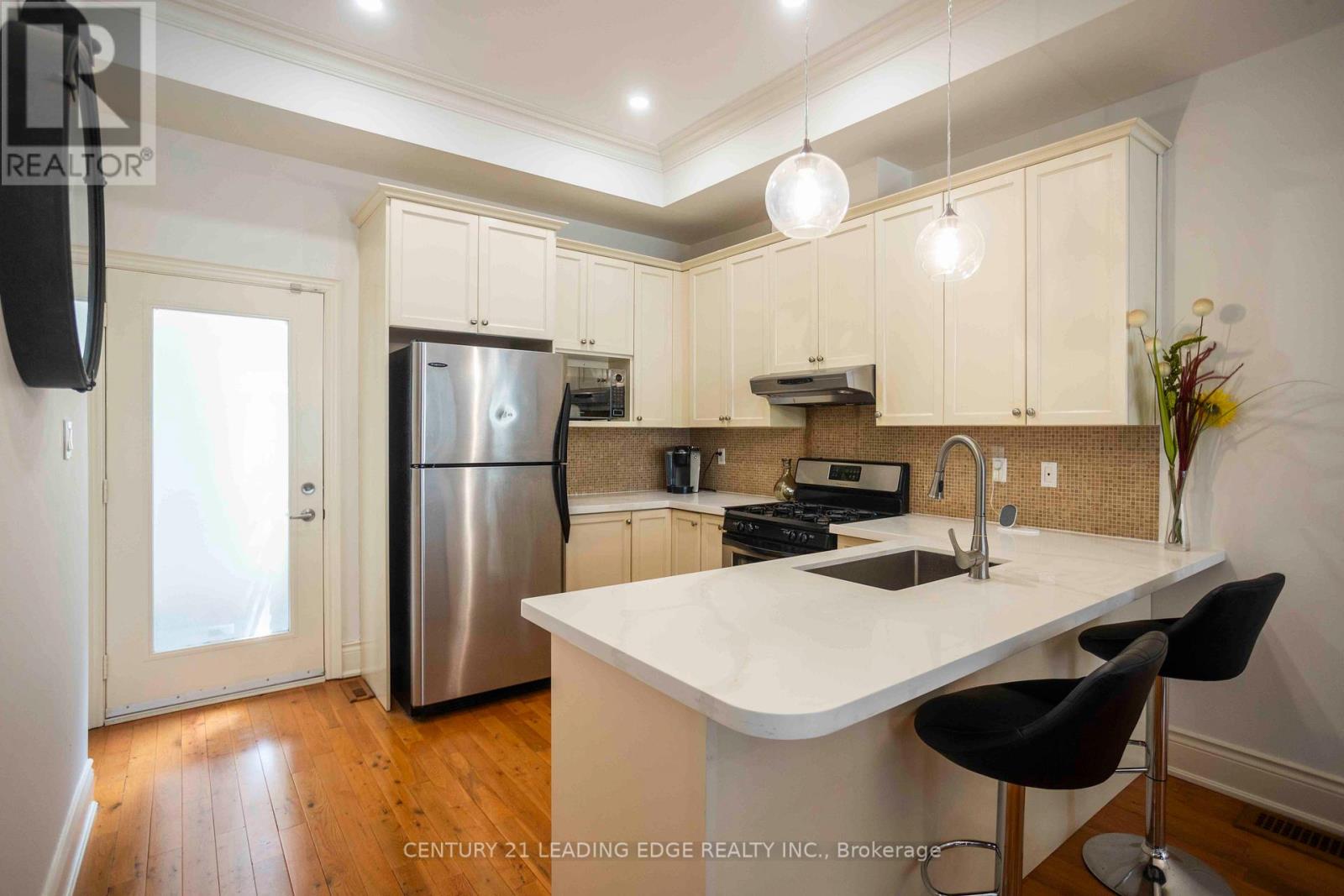 206A MERTON STREET - 10