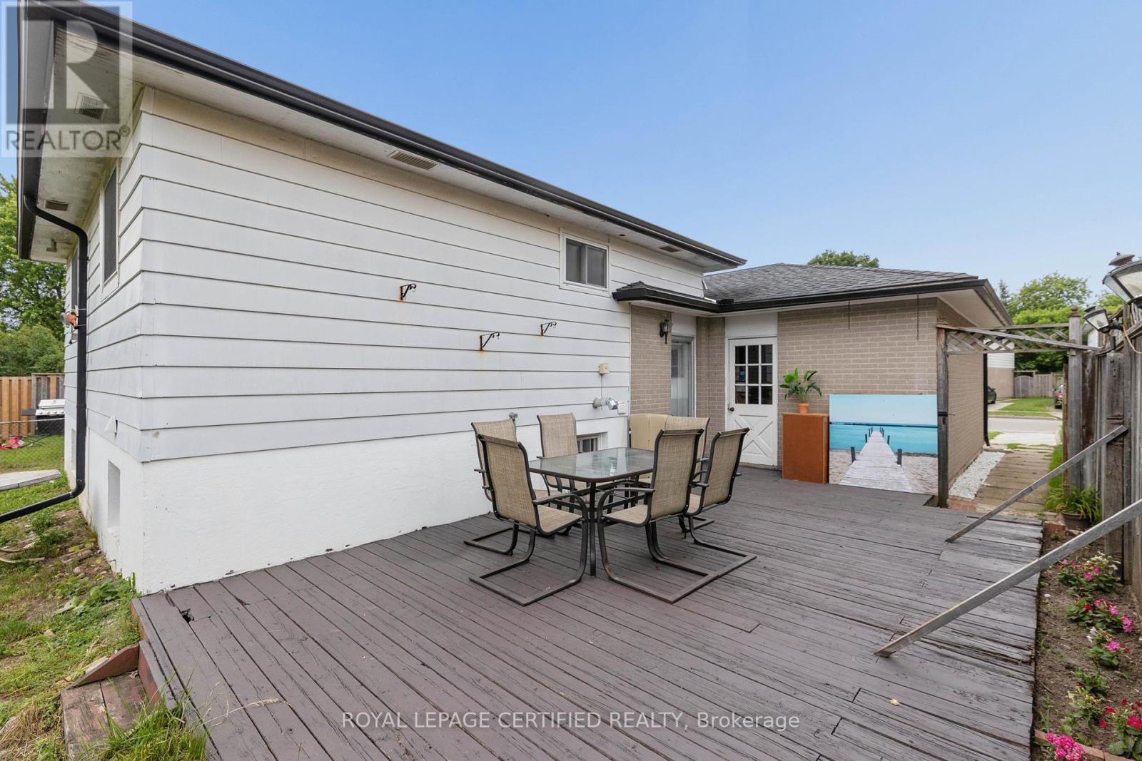 1121 VALENTINE DRIVE - 29