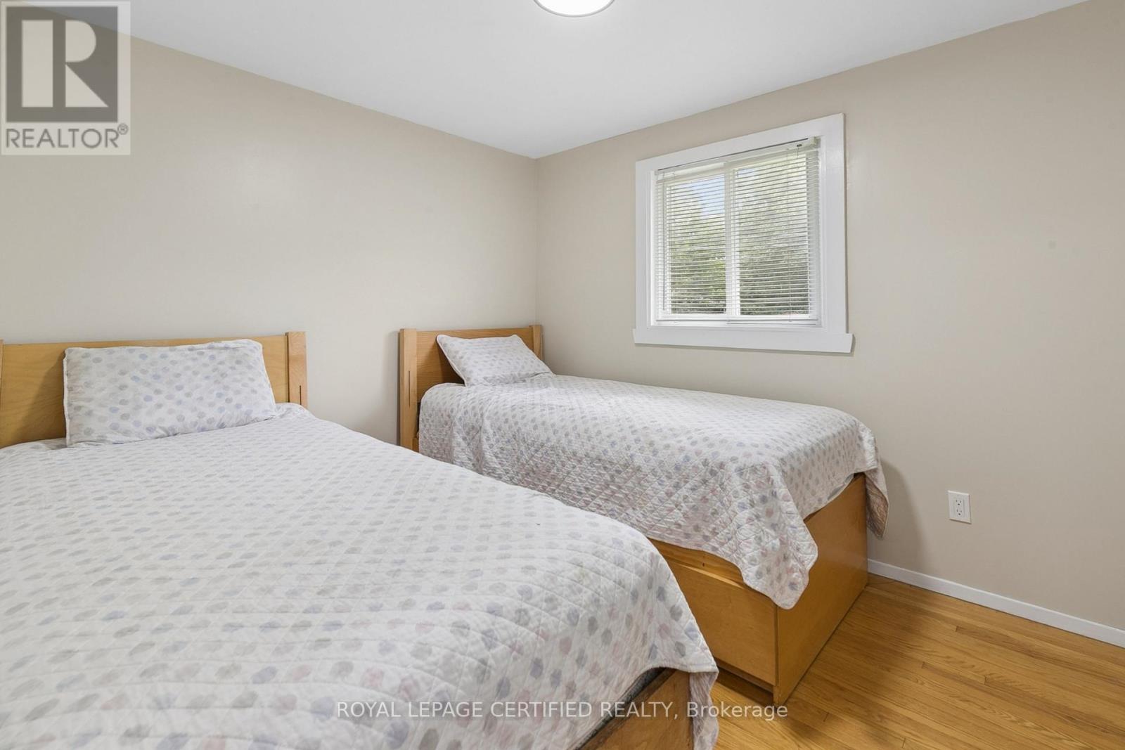 1121 VALENTINE DRIVE - 20
