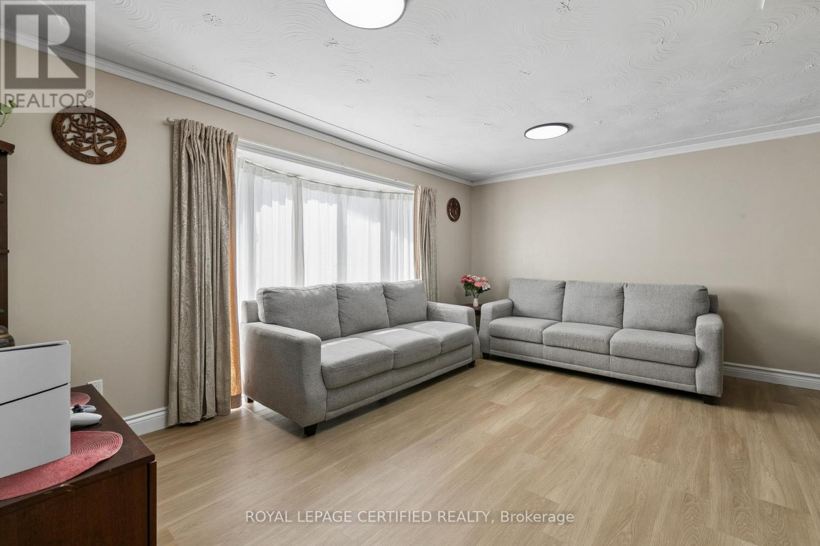 1121 VALENTINE DRIVE - 7