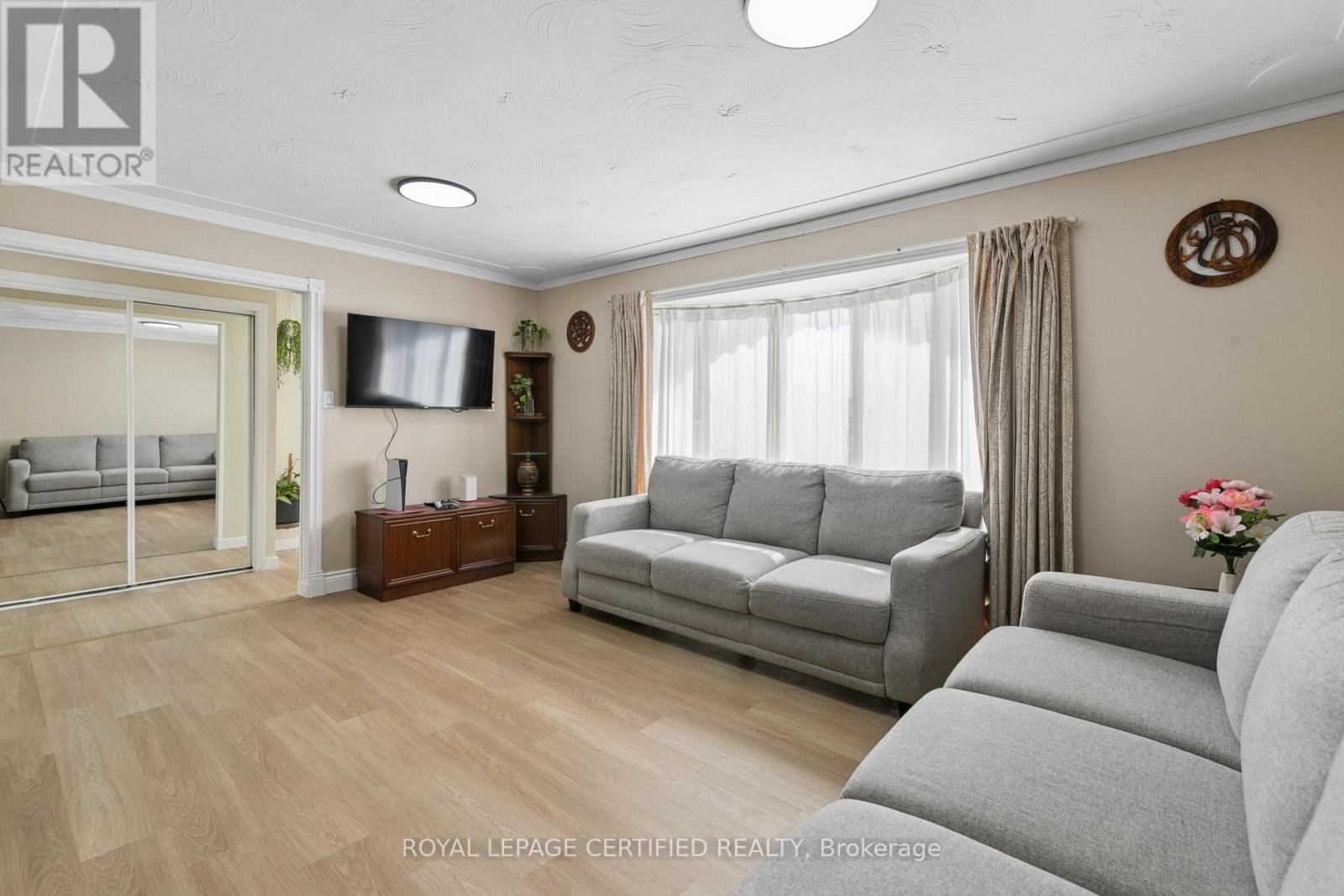 1121 VALENTINE DRIVE - 9