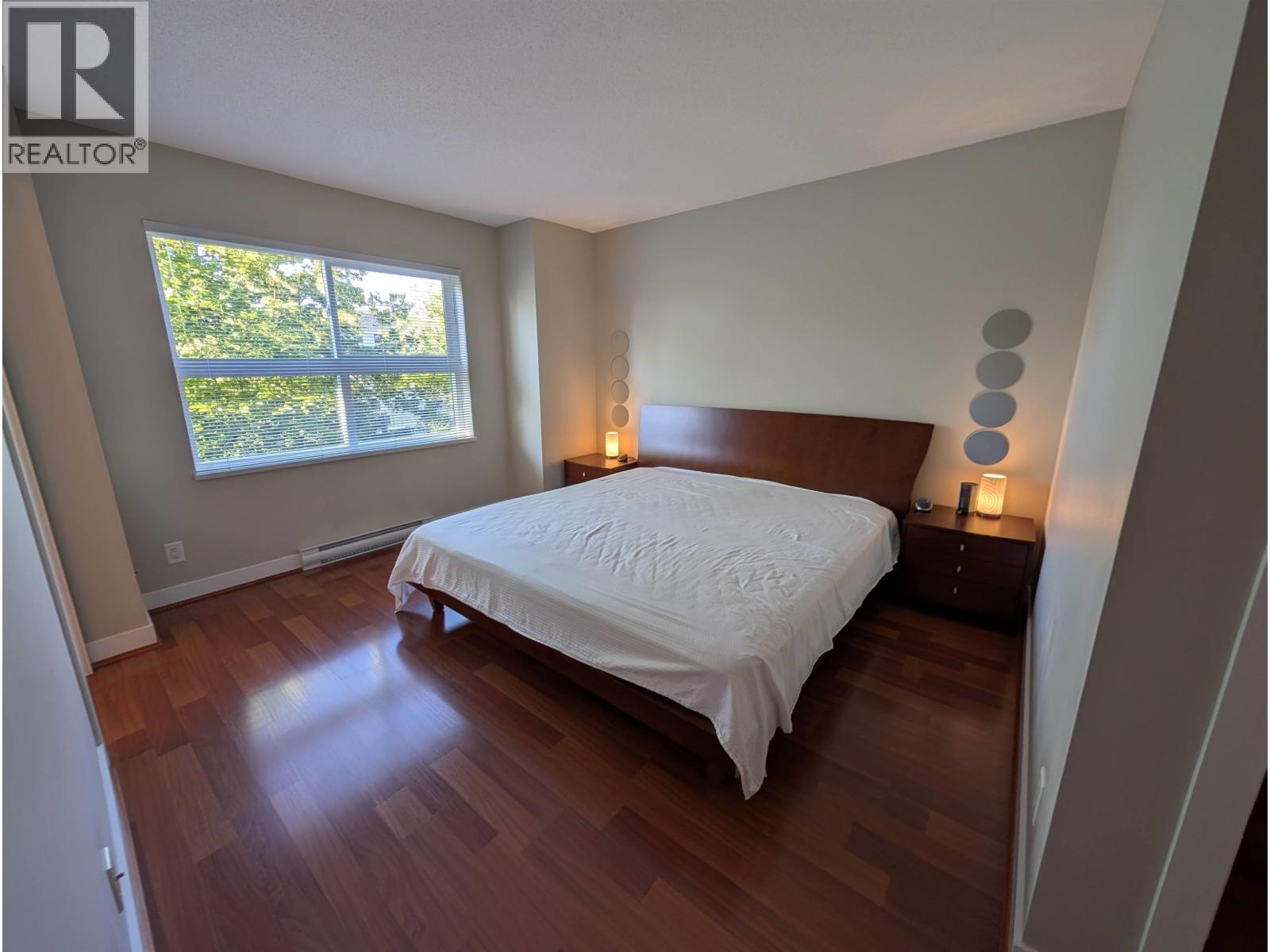 3XXX E 54 AVENUE, Vancouver