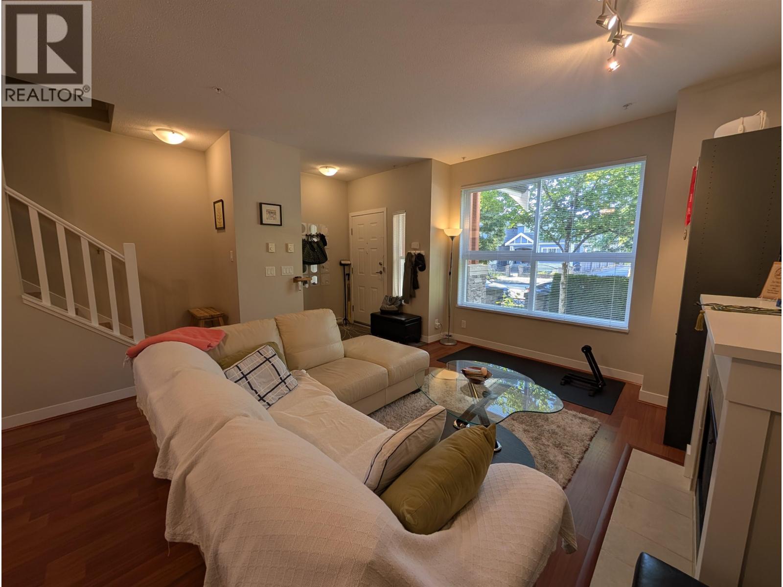 3XXX E 54 AVENUE, Vancouver
