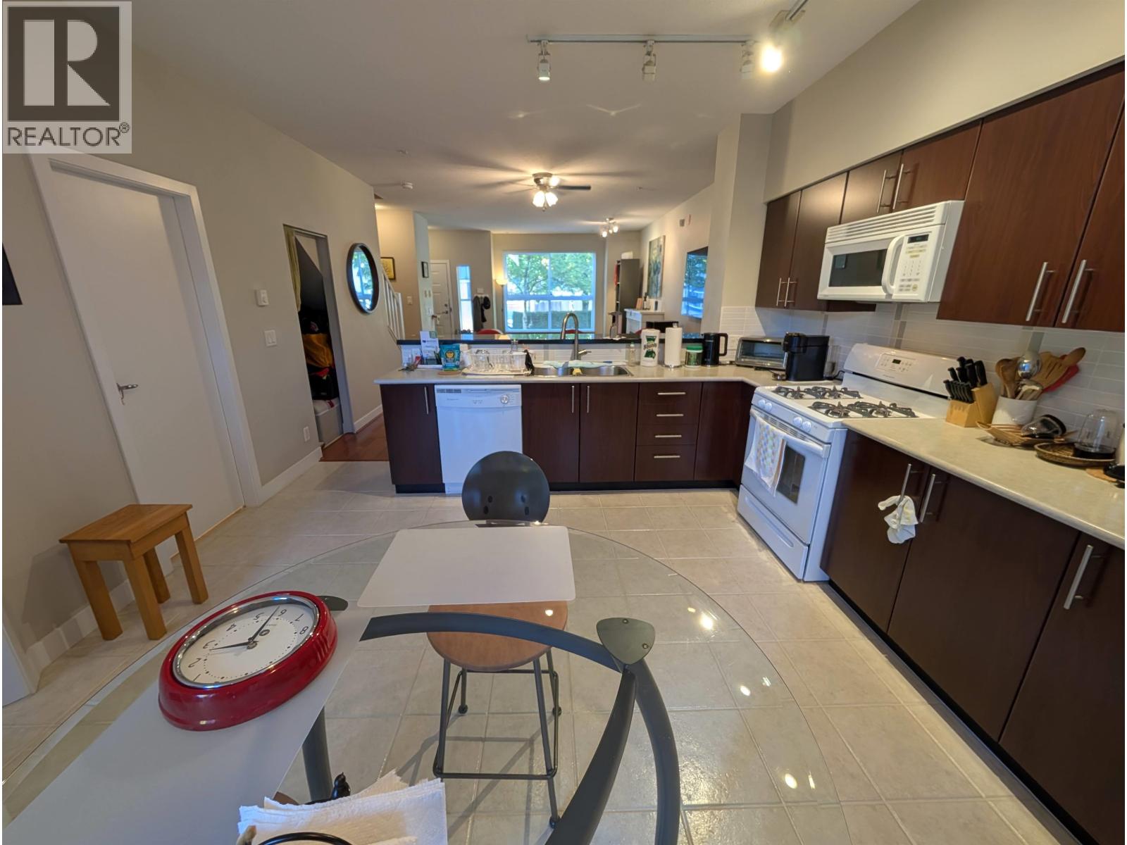 3XXX E 54 AVENUE, Vancouver