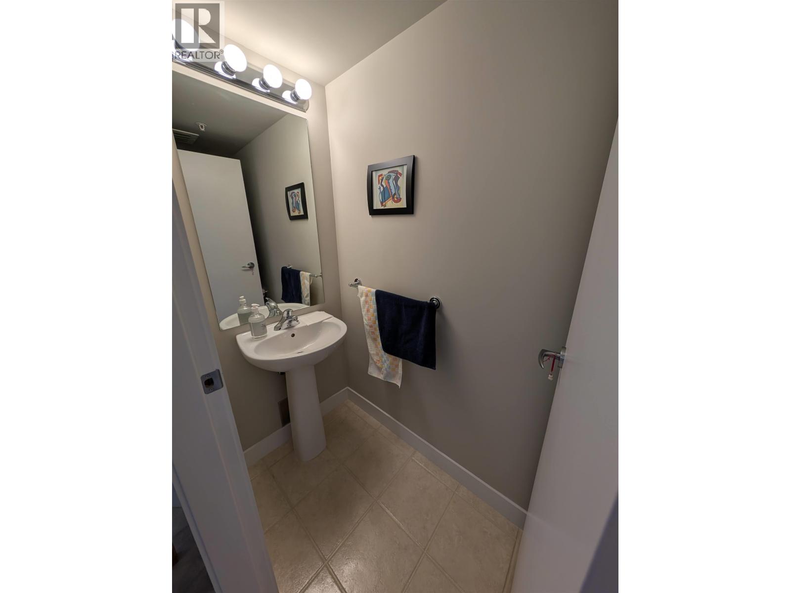 3XXX E 54 AVENUE, Vancouver