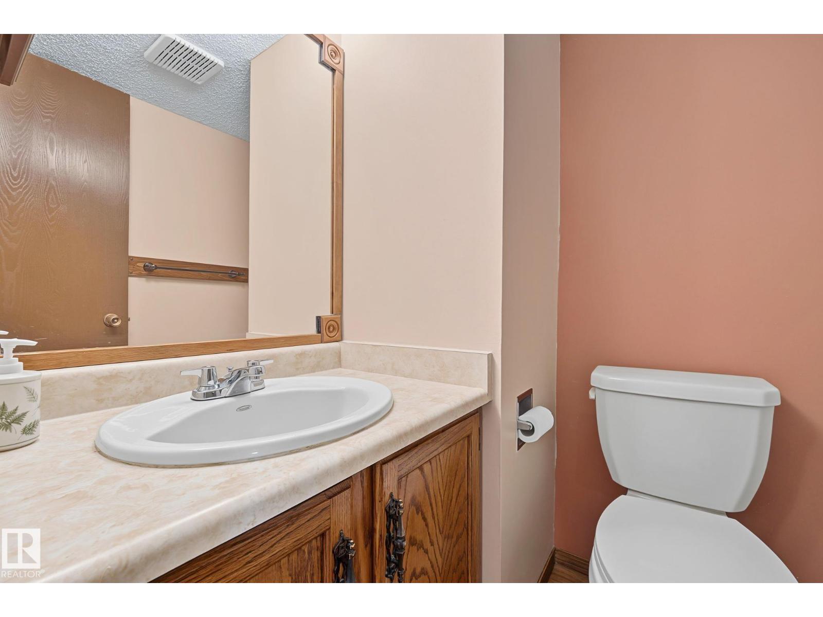 9516 173 AV NW — photo 14