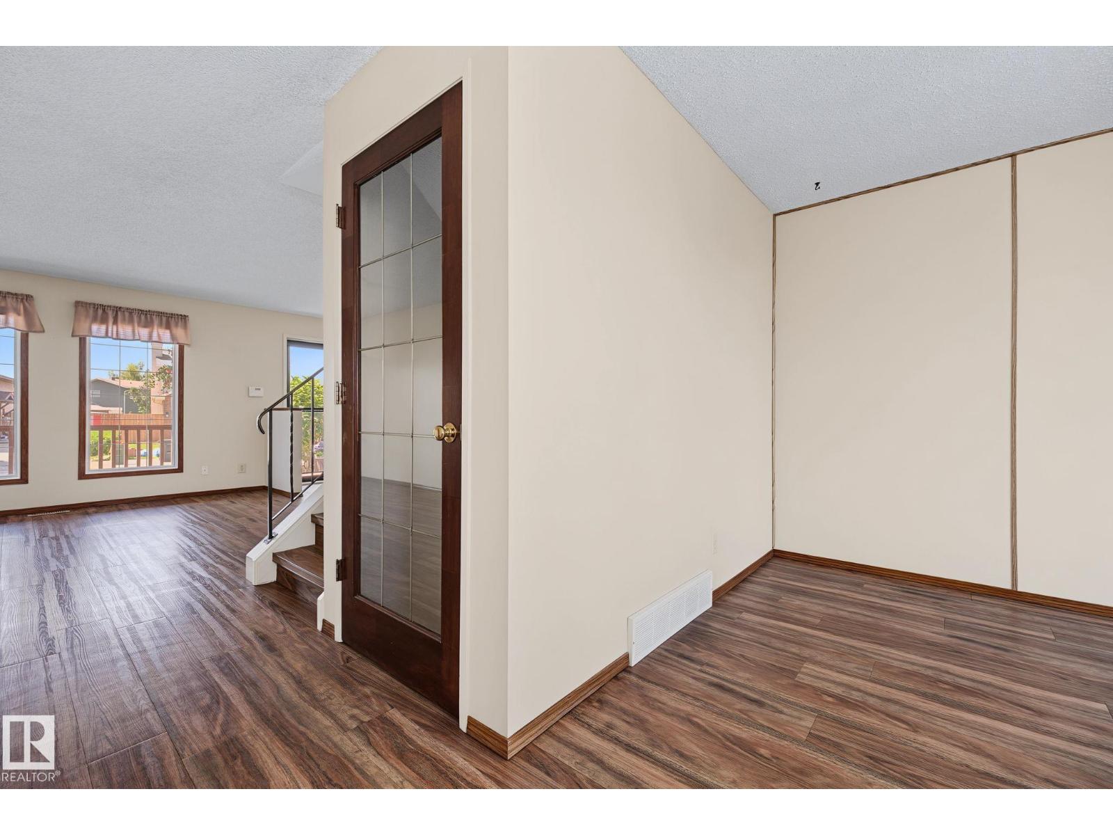 9516 173 AV NW - 26