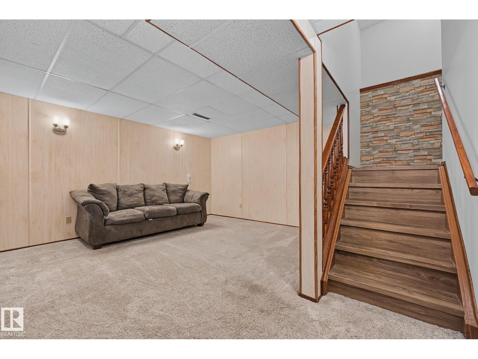 9516 173 AV NW - 28
