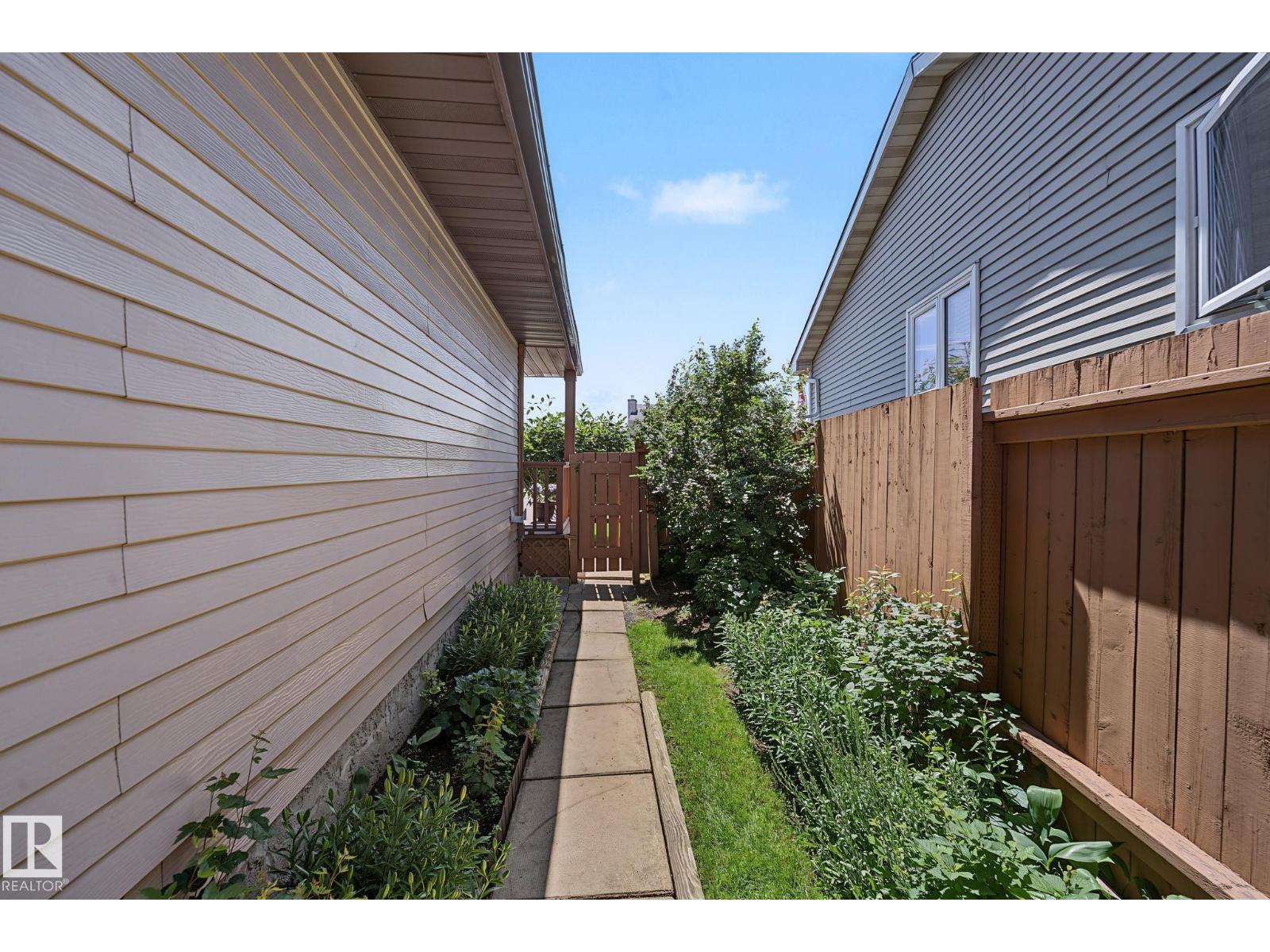 9516 173 AV NW - 42