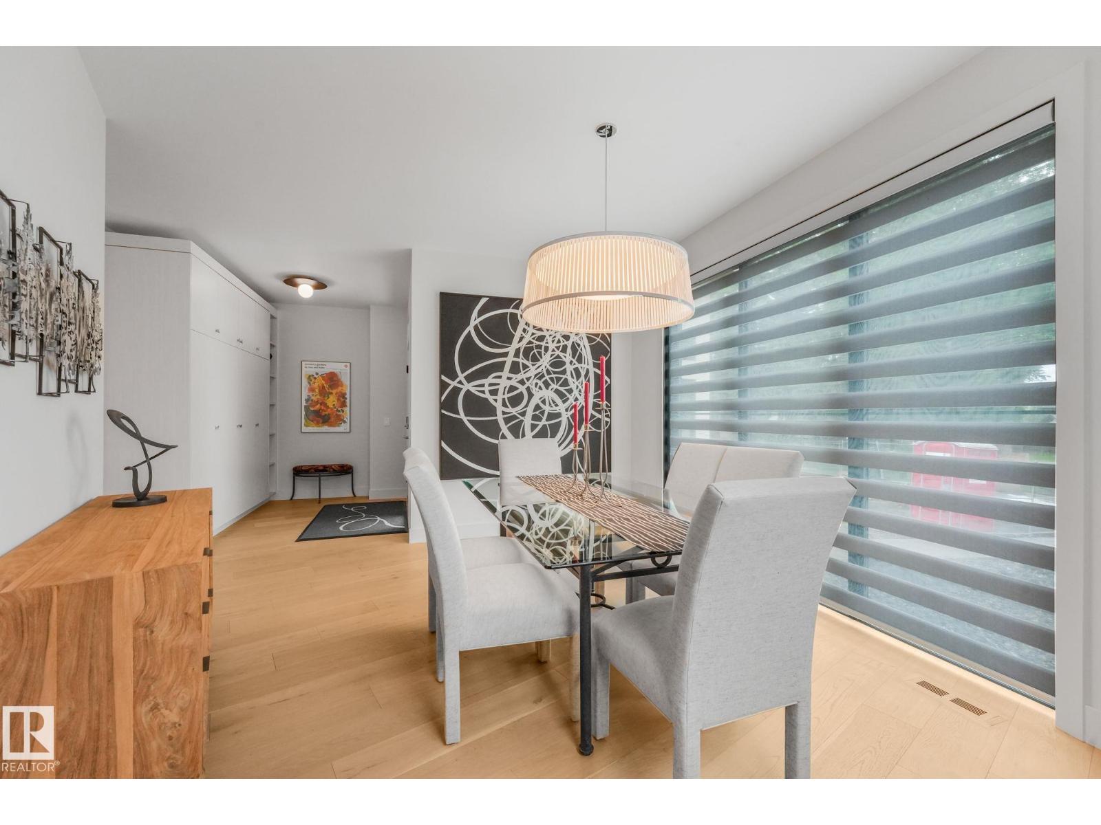 11247 71 AV NW - 9