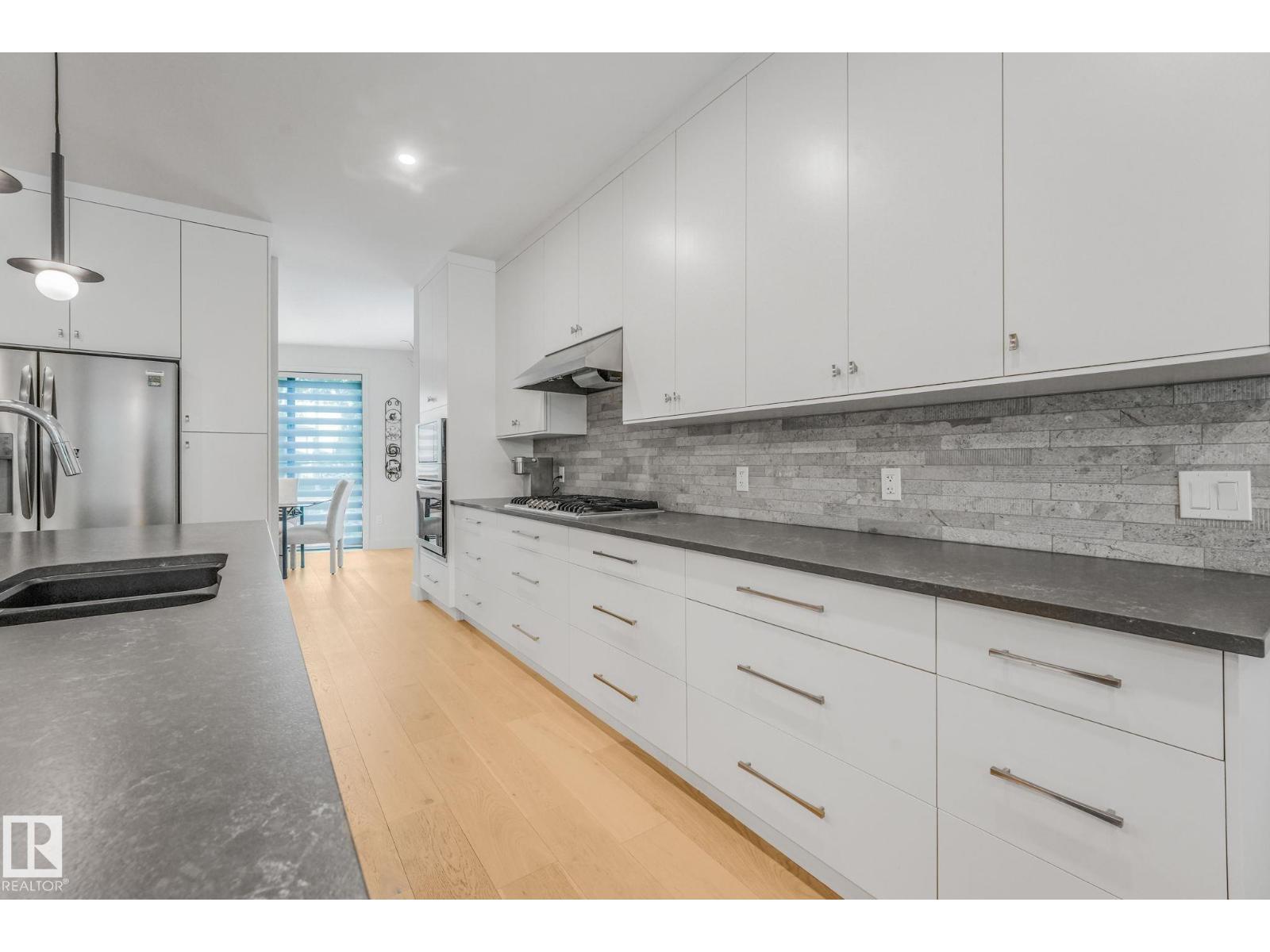 11247 71 AV NW - 14