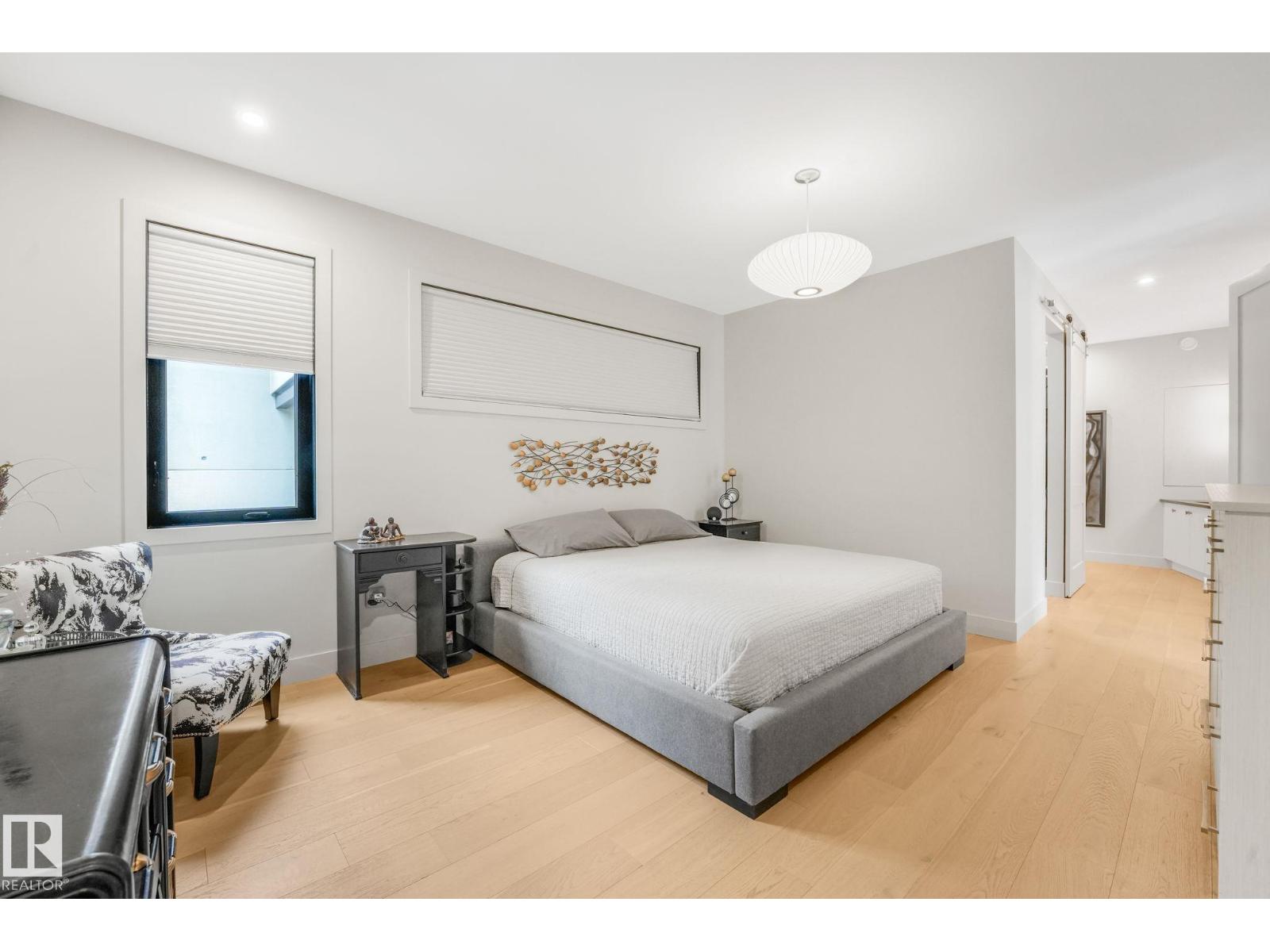 11247 71 AV NW - 24