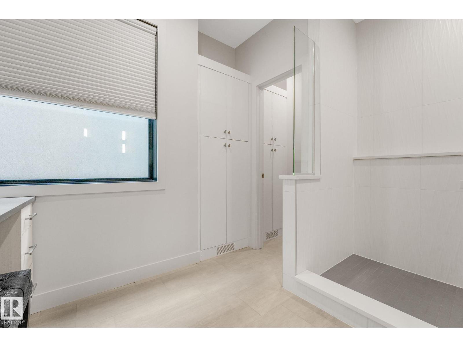 11247 71 AV NW - 28
