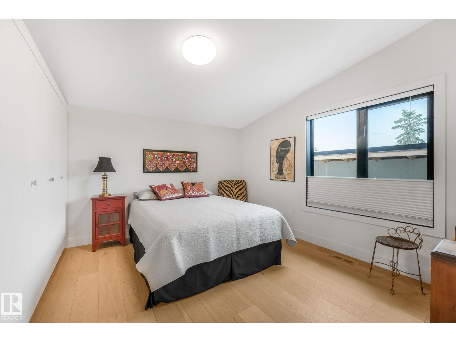 11247 71 AV NW - 46