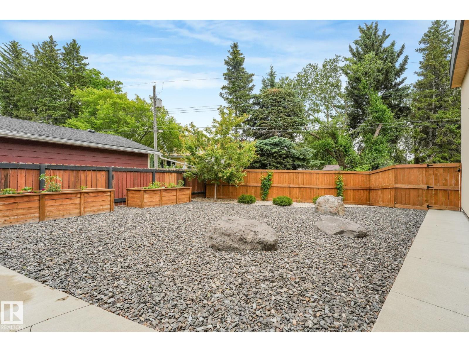 11247 71 AV NW - 70