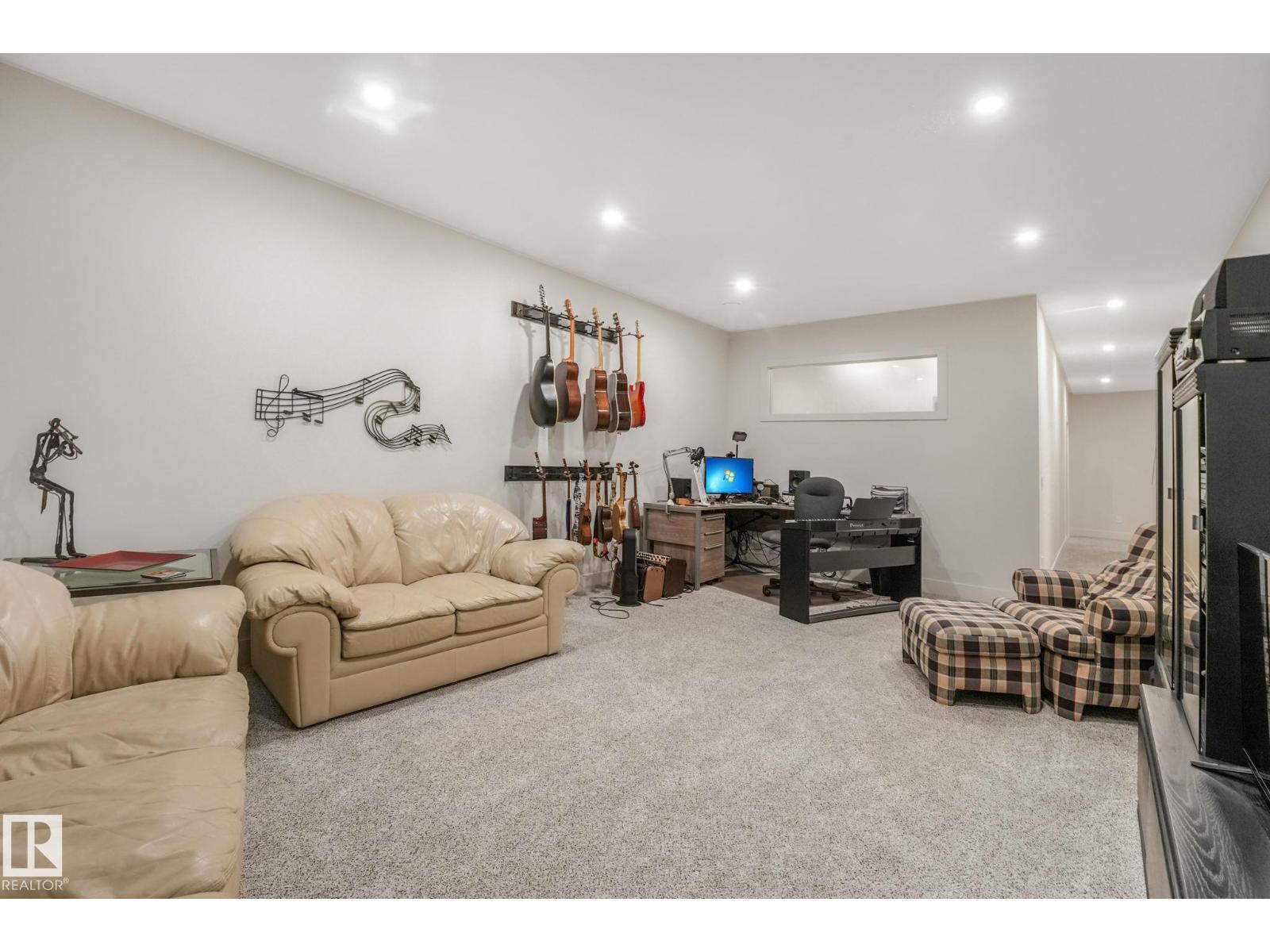 11247 71 AV NW - 56