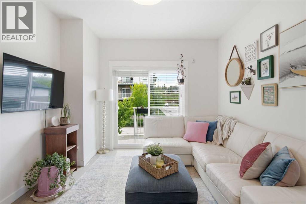 #2101 5305 32 Avenue SW - 1