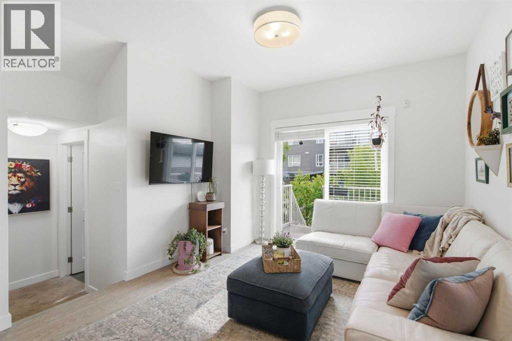 #2101 5305 32 Avenue SW - 21