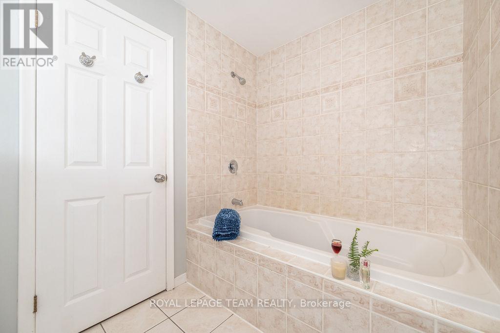 42165 COMBERMERE ROAD - 21