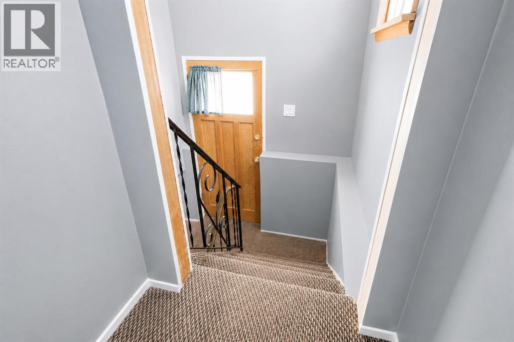 121 5 Street SE — photo 14