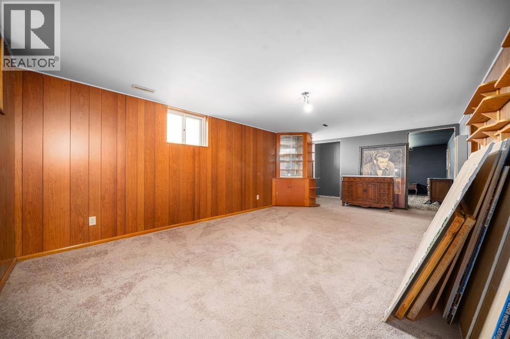 121 5 Street SE — photo 19