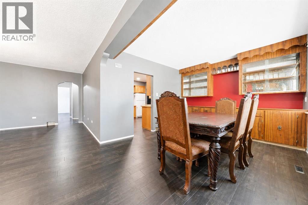 121 5 Street SE - photo 4