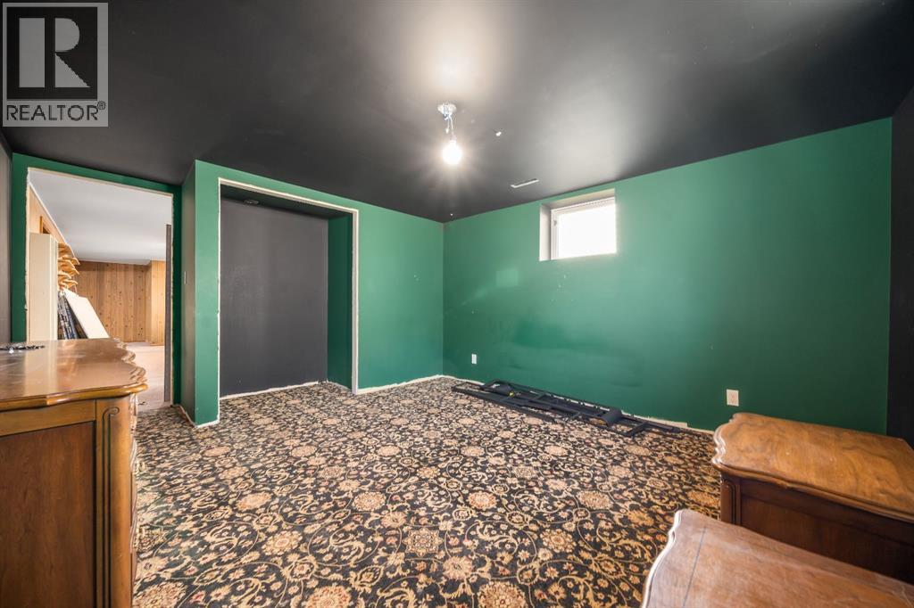 121 5 Street SE — photo 20