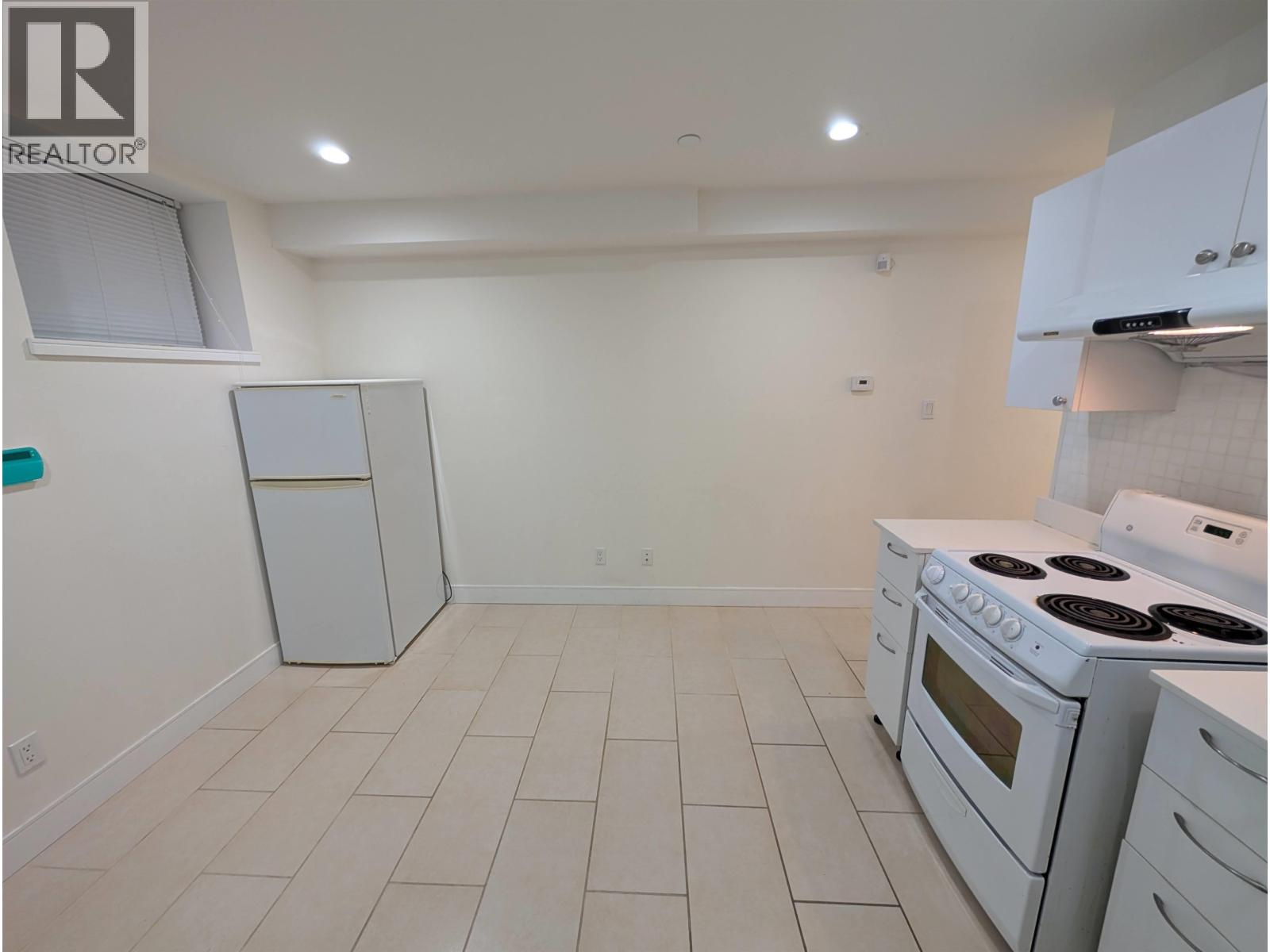 1BED 25XX E 28 AVENUE, Vancouver