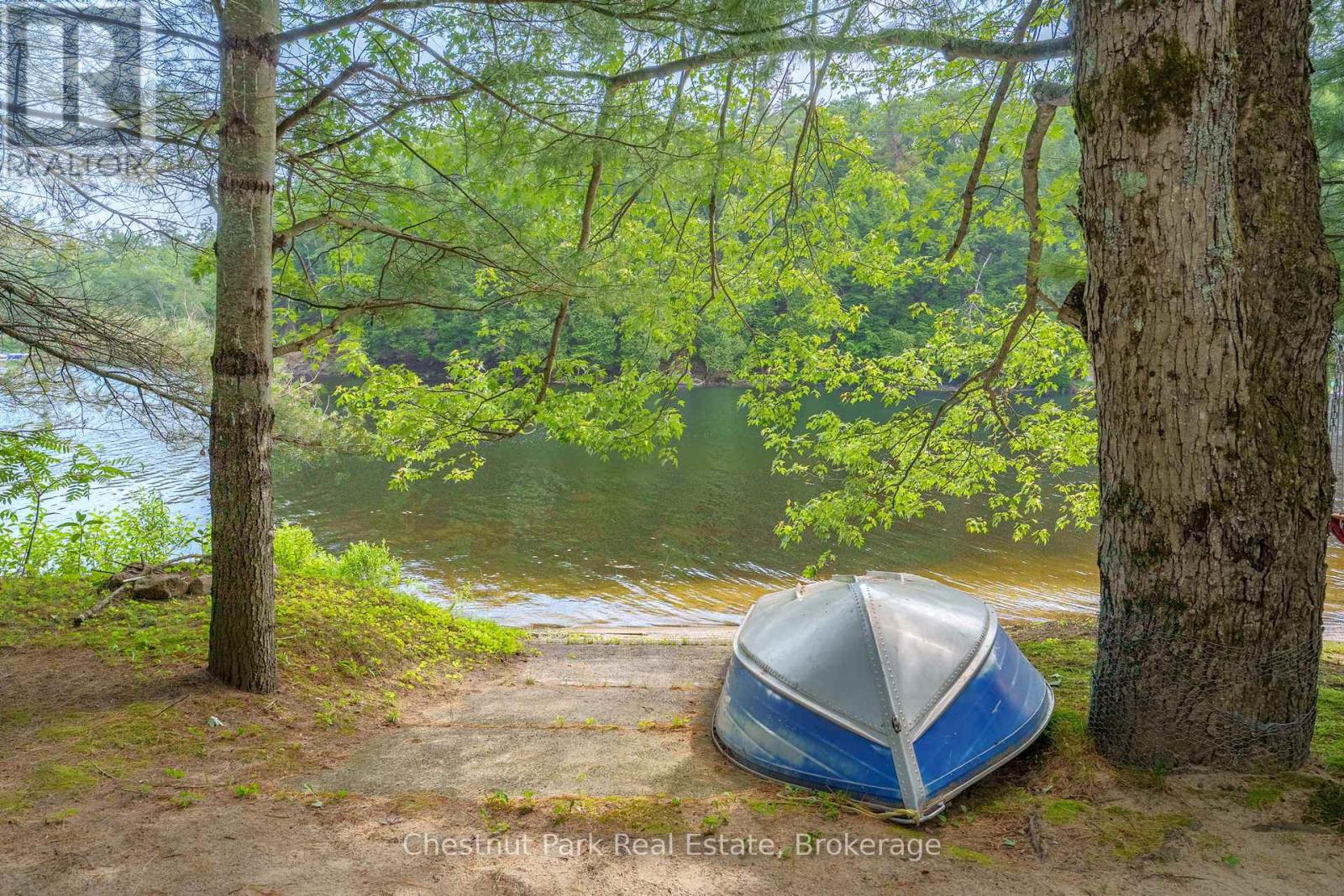 1071 STRACHAN POINT ROAD - 38