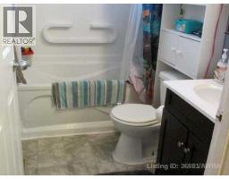 505 5 Avenue, Fox Creek, AB T0H1P0 Photo 8