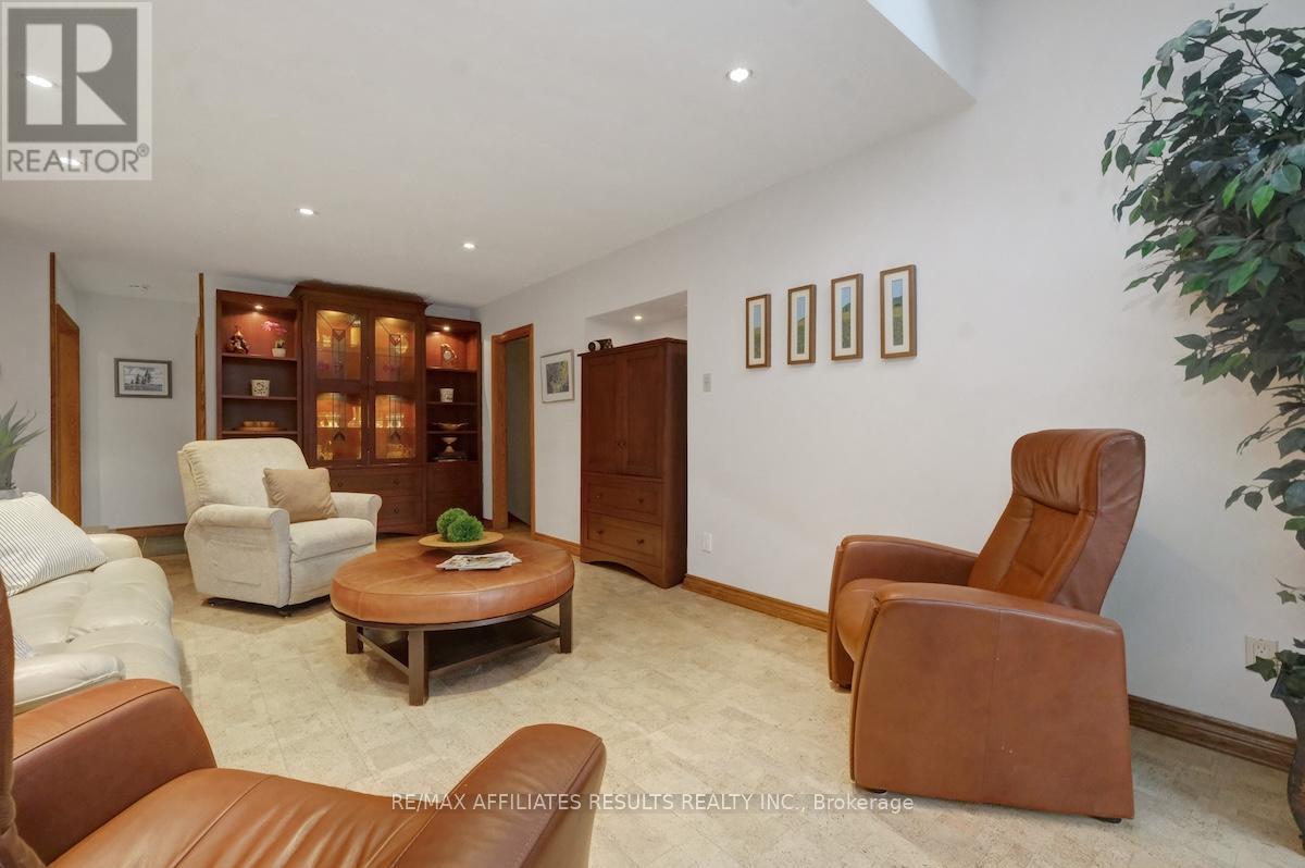 30 PENTLAND CRESCENT - 24